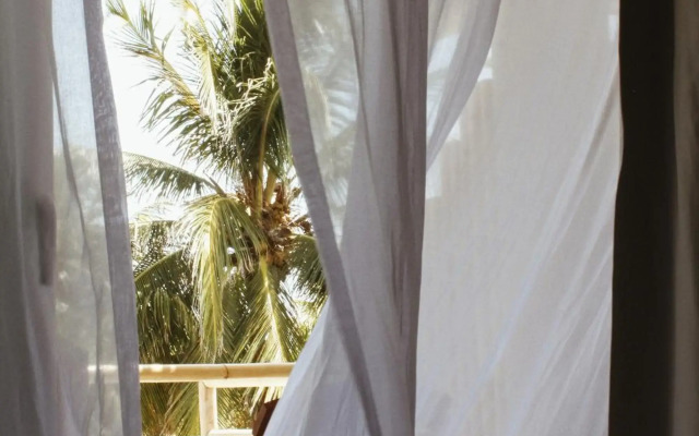 Noah Beach Hotel & Suites