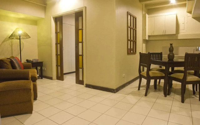 OYO 103 Artina Suites Hotel