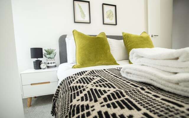 Pembroke House Apartments - Parking