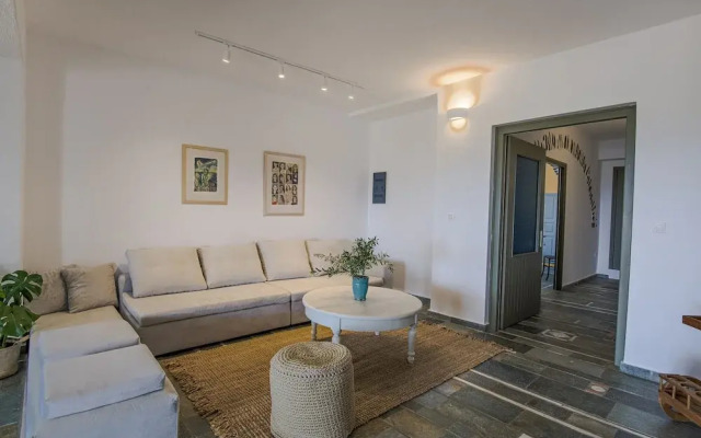 Anthemion Paros Villas & Suites