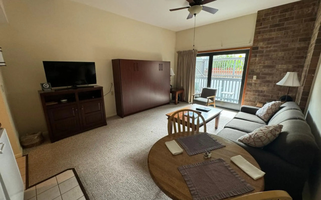 Shadow Mountain Lodge