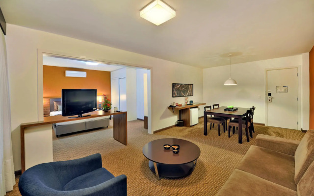 Hotel Deville Curitiba