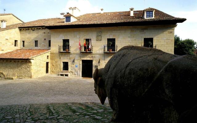 Parador De Santillana De Gil Blas