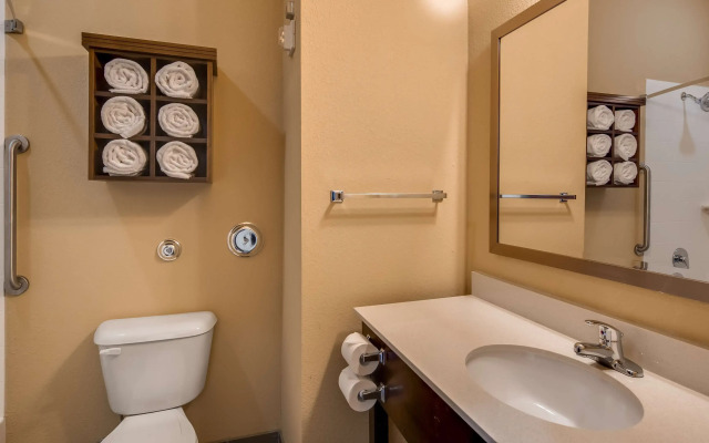 Best Western St. Louis Airport North Hotel & Suites