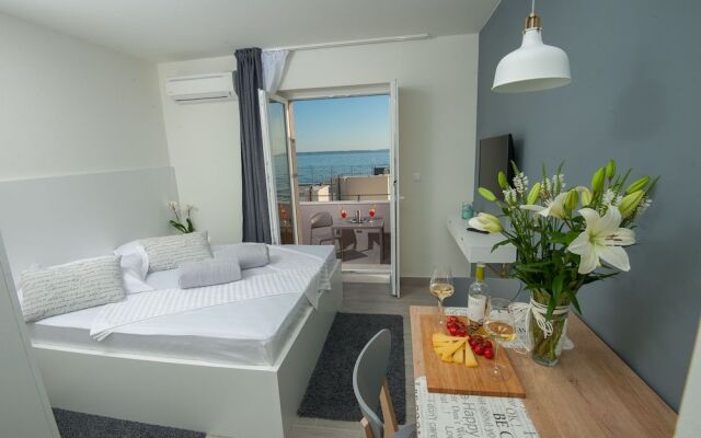 Seaside Luxury Suites