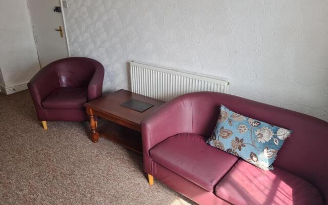 17 Bridge St, 3 bedroom flat