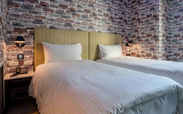CHECK inn Taichung Ziyou