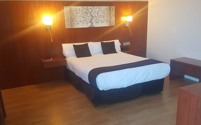 Hotel Familia Conde