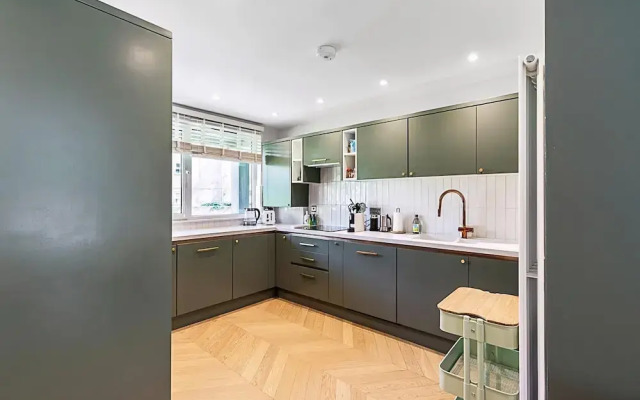 Stylish Islington Garden Flat Sleeps Four