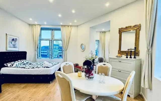 Spacious 3BR Near Kaufpark Alterlaa