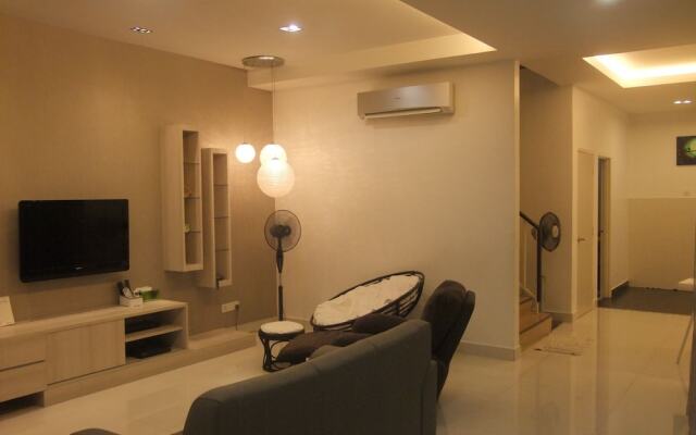 iBook 1 - Luxury Holiday Homestay