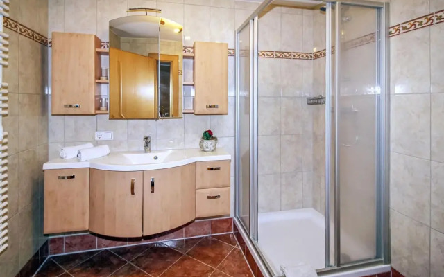 Beautiful Home in Grossarl With 5 Bedrooms and Wifi