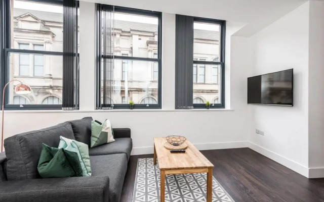 Prestige STAY Aparthotel - 42 Stanley Street Party Apartments