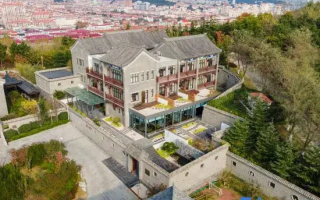 Floral Hotel·Luxury Yunben Hotel (Weihai Huancuilou Shop)