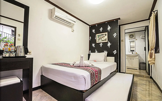 Royal Caravan Hotel Trawas
