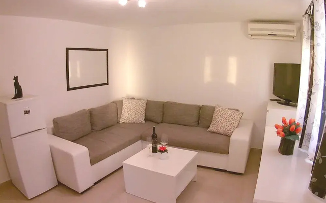 Apartment Near Old Town Dubrovnik With Terrace and Beatuful View
