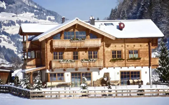 Chalet Stolz