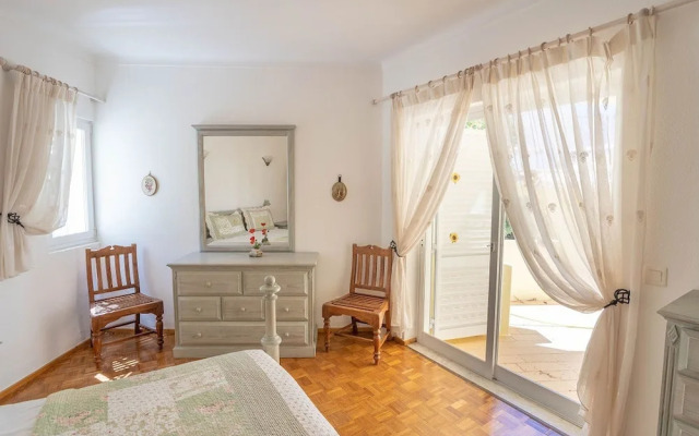 Silver Beautiful 4 Bedroom Vila Just Steps TO TH