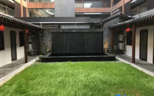 Yichun Dequan Hot Spring Hotel