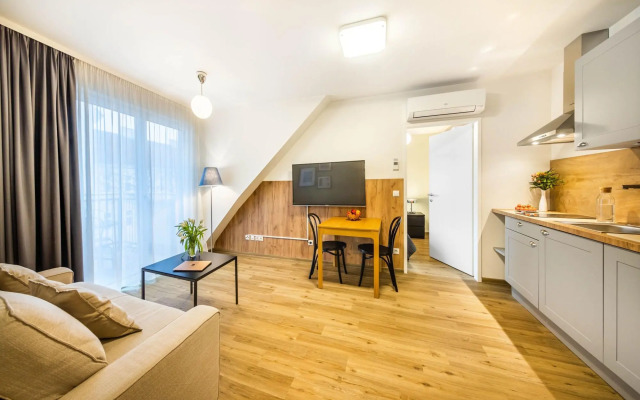 Jimmy's Apartments Lory