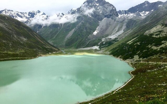 Blick zum Wasserfall