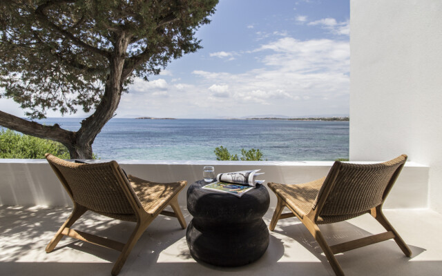 Beachfront Villa in Kavouri