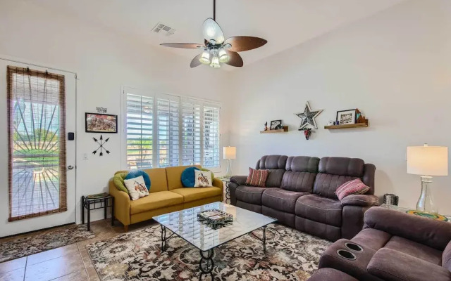Heated Pool, Gas Grill & Yard: Phoenix Retreat!