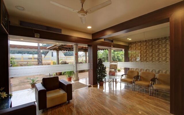 OYO 22528 Hotel Travel Inn