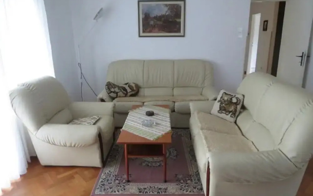 Large Apartment With Terrace Near the Beach