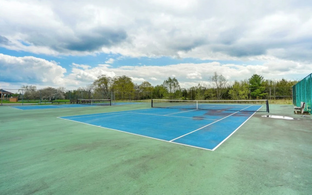 Stunning Lake & Mtn Views: Cozy Catskills Cabin!