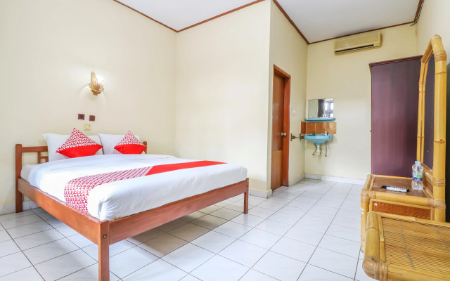 Super OYO 1654 Maha Bharata Kuta Inn