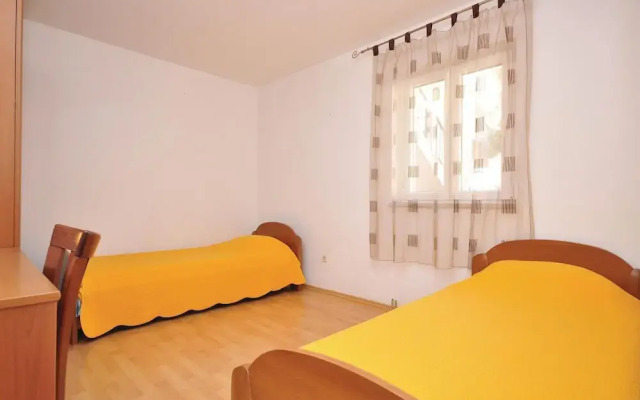 Amazing Apartment in Pucisca With 3 Bedrooms and Wifi