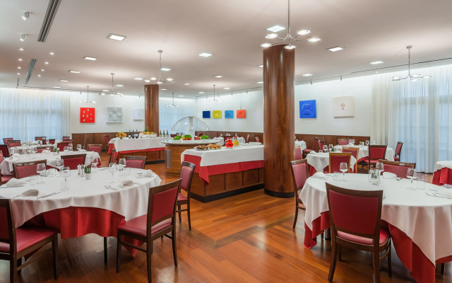 Отель Crowne Plaza Venice East by IHG