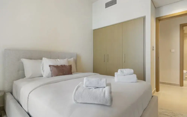 Spacious Apt With Incredible Canal and Park Views