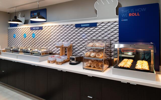 Holiday Inn Express Santa Rosa North by IHG