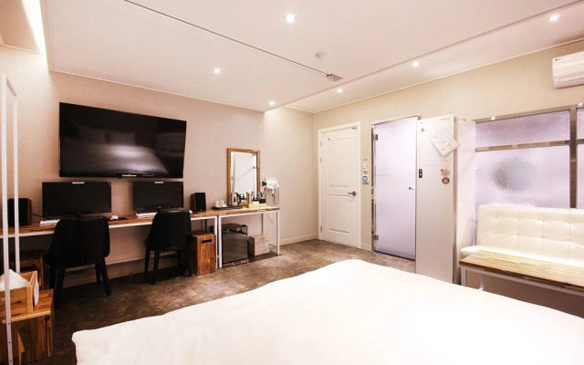 Gumi Bonggokdong Hotel Macheollu