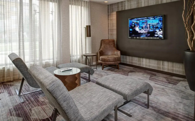 Courtyard by Marriott Louisville East