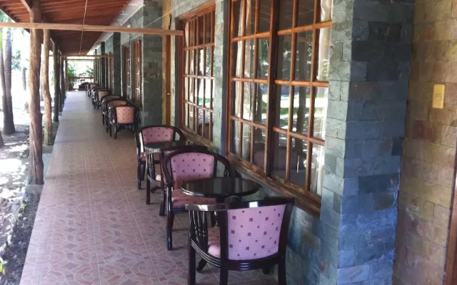 Elizabeth's Hideaway Hotel & Restaurant