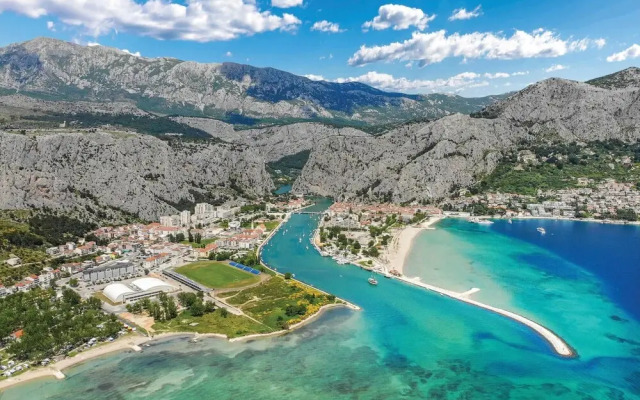 Amazing Apartment in Omis With 3 Bedrooms and Wifi