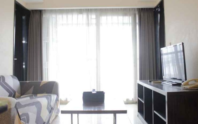 Comfy and Gorgeous 2BR at Braga City Walk Apartment By Travelio – Guest Rooms – Bandung