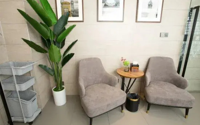 Homeinn Plus（Bei 'an Bus Station）