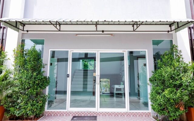 Nida Rooms Railroad 11 Hotel at T-Residence