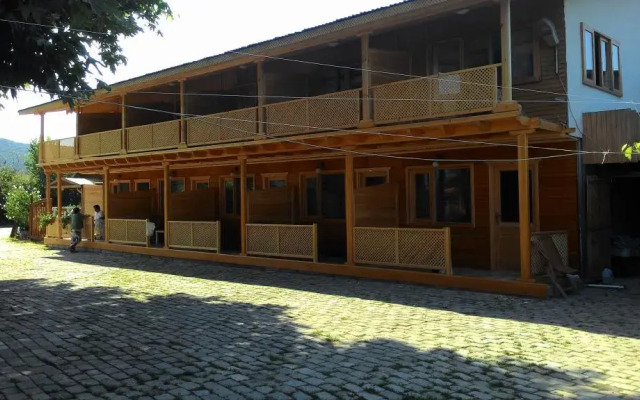 Zumruts Boutique