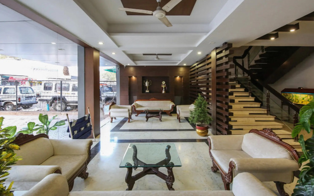 OYO 9857 Hotel Suryaa