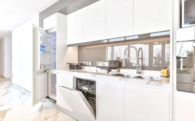 Lavish & Equipped 2 BR Facing Ain Dubai