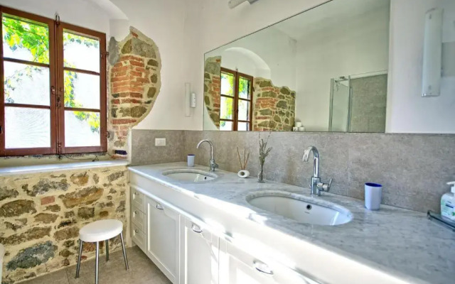 Villa Ulivacci by PosarelliVillas