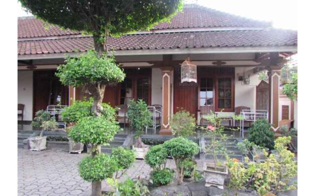 Astri Homestay