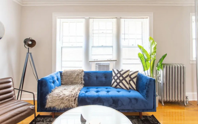 Nice 1BR Spot - Eastwood rep