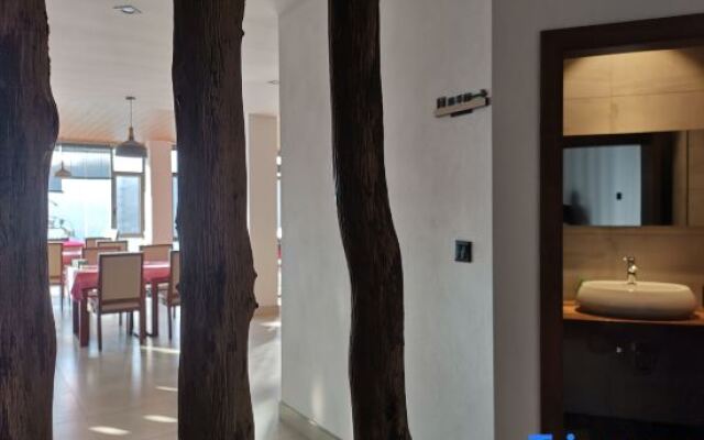 Yunshang Tianshang Jianyue Hostel