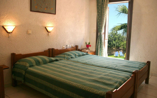 Iliostasi Beach Apartments